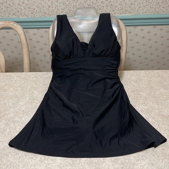 Lands' End Other - LANDS’ END BLACK ONE PIECE SKIRT SWIMSUIT WITH SOFT CUPS